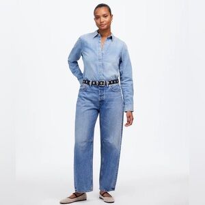 Madewell The Curvy Darted Barrel-Leg Jean